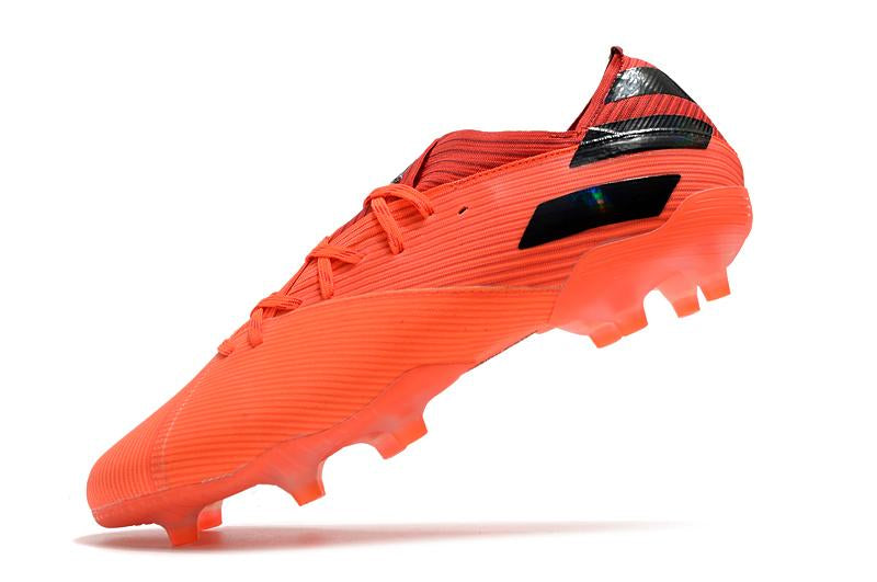 Chuteira Nemeziz 191 Campo–Confortável