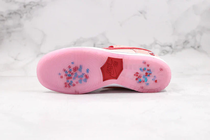 Nike SB Dunk Low Strangelove–Exclusivo