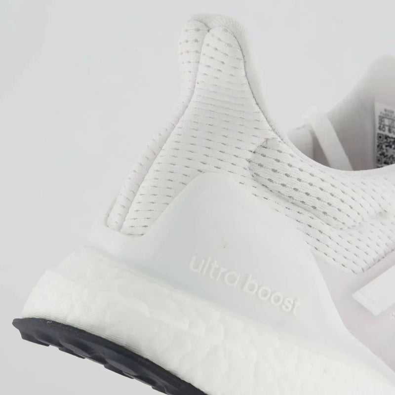 ULTRABOOST 10–Premium