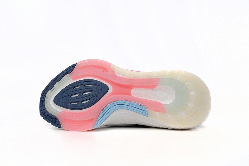 Ultraboost 22 White Almost Blue–Elegante