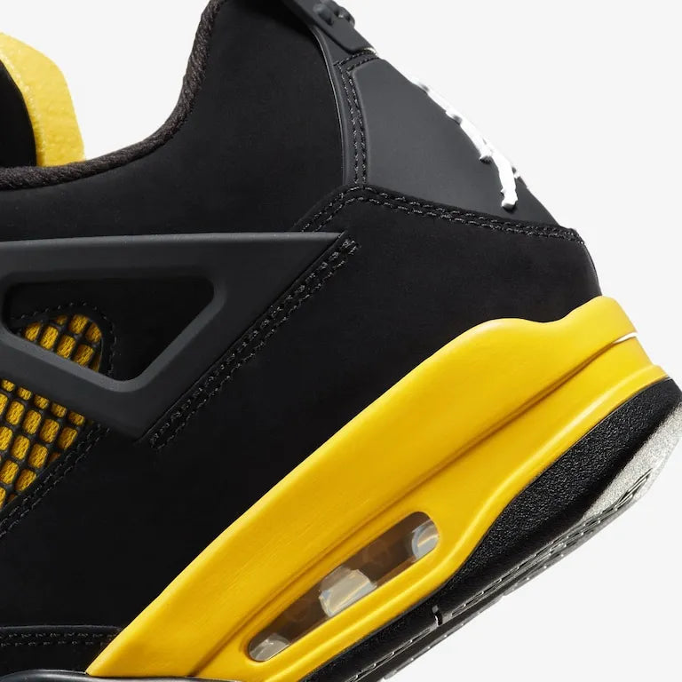 Air Jordan 4 Thunder–Elegante