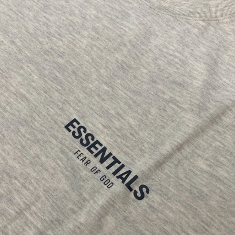 Camiseta Fear Of God Essentials Light Heather Oatmeal–Clássico