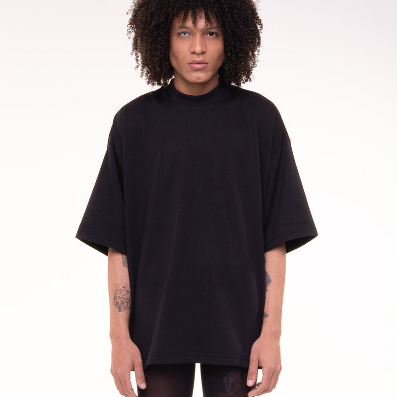 Camiseta Individu Oversized Black–Elegante