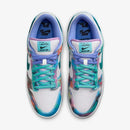 Futura Laboratories x SB Dunk Low White and Geode Teal–Exclusivo