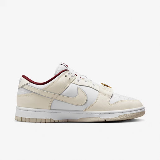 Dunk Low Just Do It White Phantom–Elegante