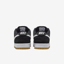 SB Dunk Low Black Gum–Clássico