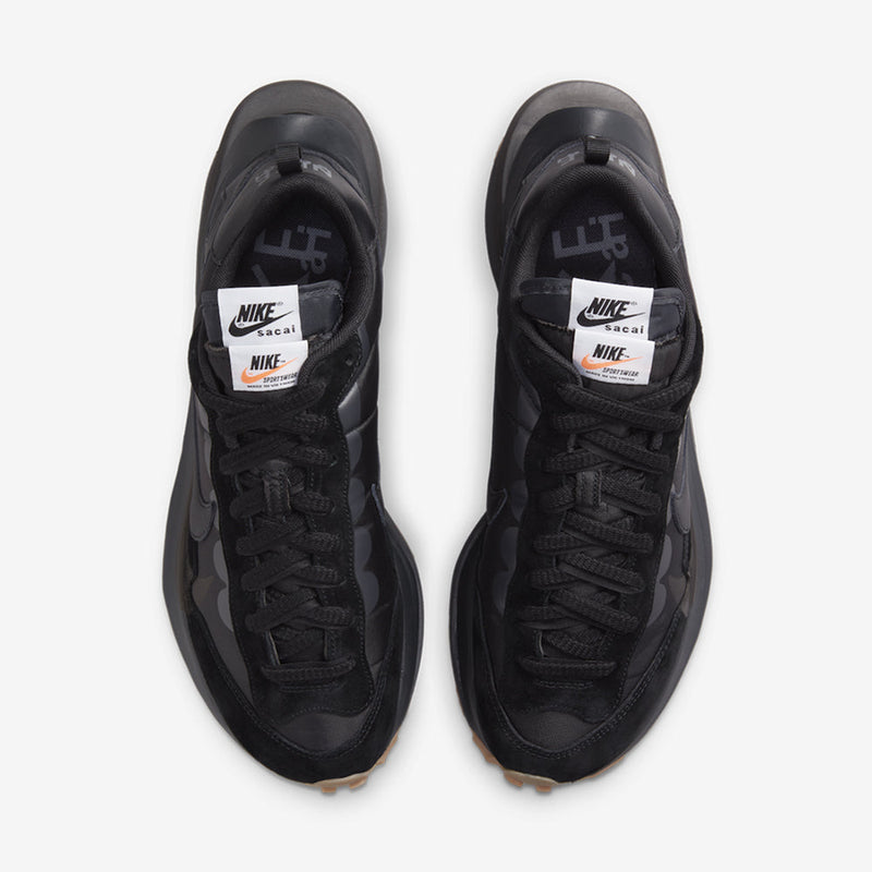 Sacai x VaporWaffle Black and Gum–Exclusivo