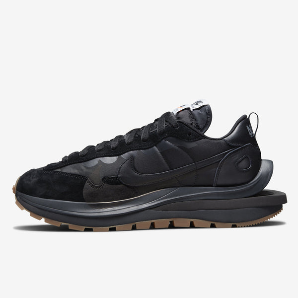 Sacai x VaporWaffle Black and Gum–Exclusivo