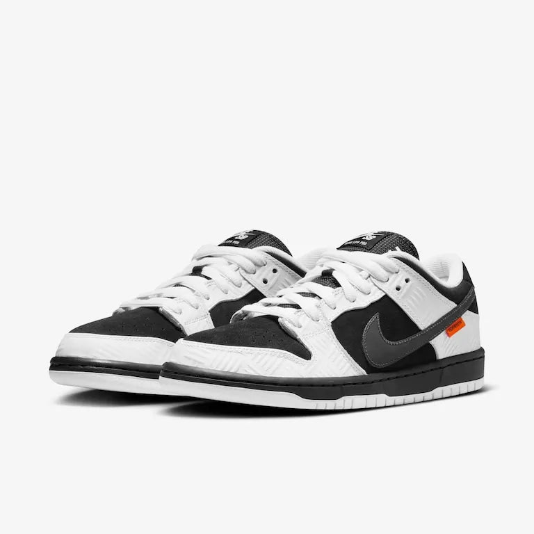 TIGHTBOOTH x SB Dunk Low Black White–Clássico