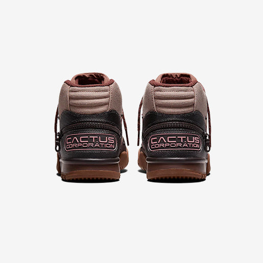 Travis Scott x Air Trainer Archeo Brown and Rusty Pink–Clássico